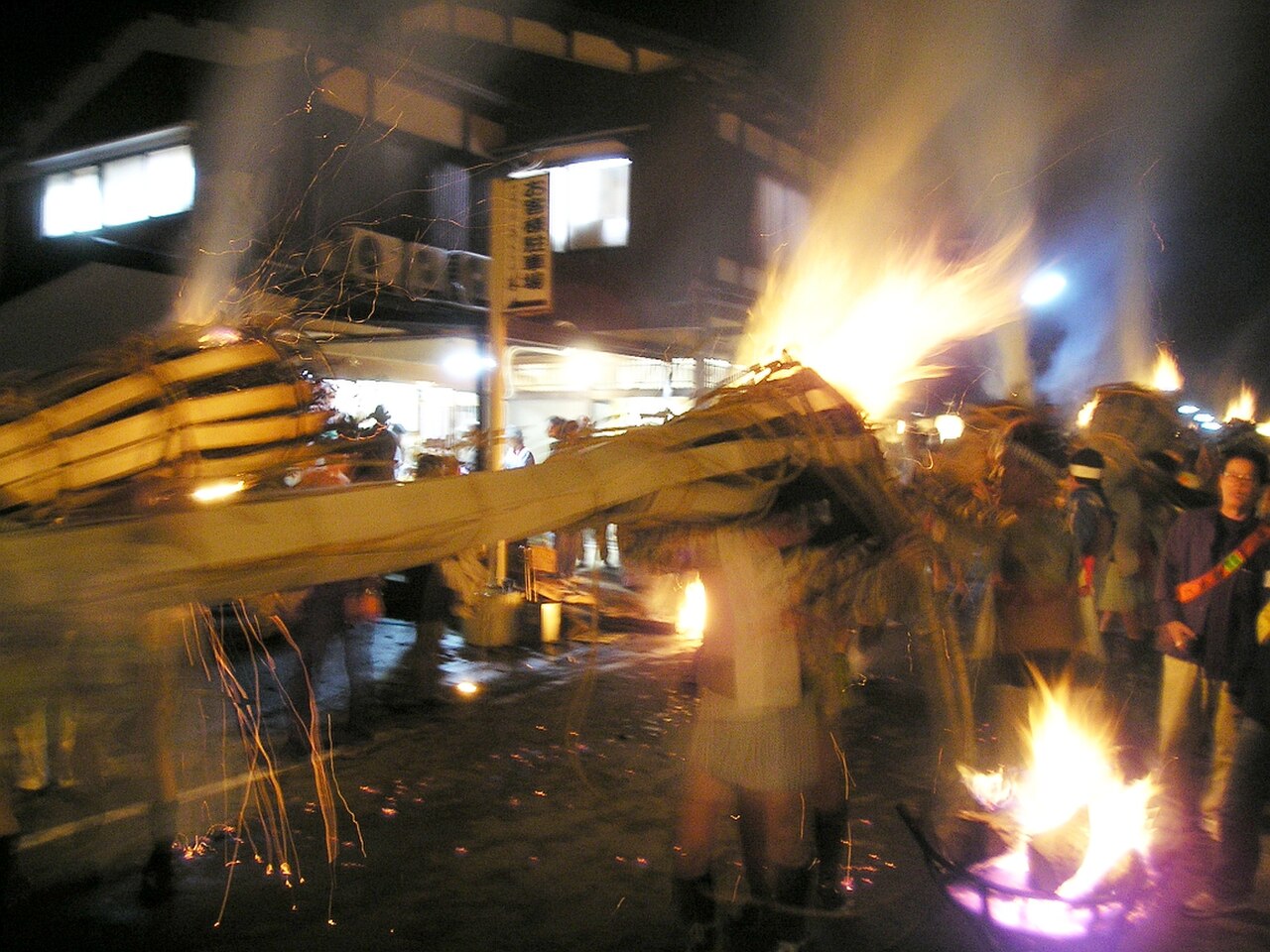 鞍馬の火祭 2026｜10月22日（木）18時点火・由岐神社｜叡電の最終23:24と交通規制